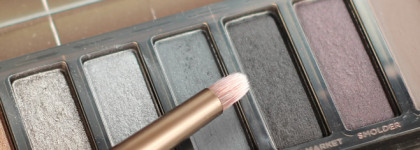 Первая любовь Urban Decay Naked Smoky eyeshadow palette