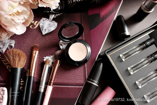 Консилер/корректор MAC Studio Finish SPF 35 в оттенке NW15