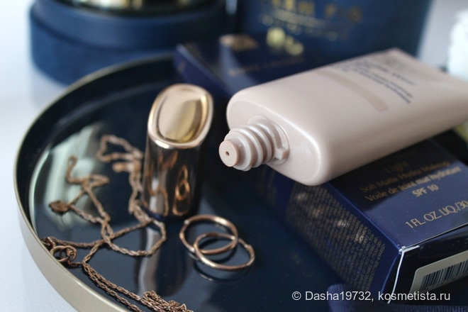 Новый тон Estee Lauder Double Wear Light SPF 10 в оттенке 1W2 Sand сравнение с Estee Lauder Double Wear 1N2 Ecru
