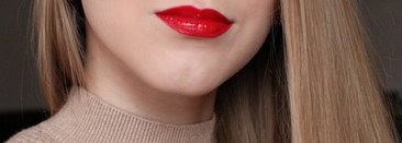 Идеальный красный: YSL Rouge Pur Couture 01, Clarins Joli Rouge 742, Clarins Joli Rouge Velvet 742v, Dior Rouge 999, Lancome L'absolu Lacquer 134