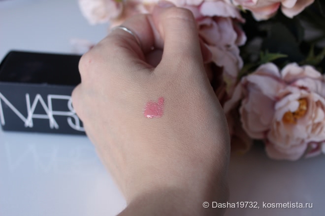 Жидкие румяна Nars в оттенке Orgasm. Самый популярный оттенок в жидком формате