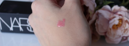 Жидкие румяна Nars в оттенке Orgasm. Самый популярный оттенок в жидком формате