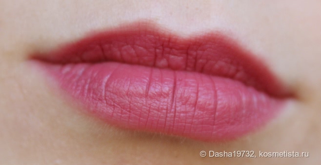 Жидкая губная помада Givenchy Le Rouge Liquide в оттенках Nude Cachemire (101) и Nude Velours (107)