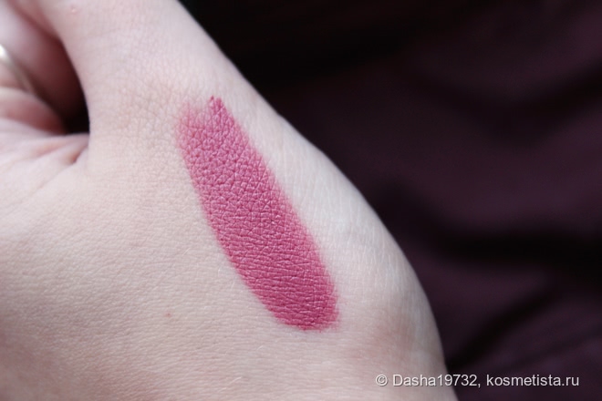 Жидкая губная помада Givenchy Le Rouge Liquide в оттенках Nude Cachemire (101) и Nude Velours (107)