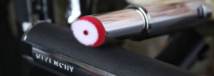 Жидкая губная помада Givenchy Le Rouge Liquide в оттенках Nude Cachemire (101) и Nude Velours (107)