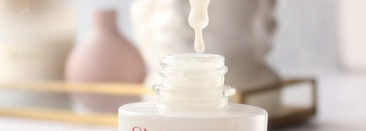 Ровный цвет лица с Clarins White Plus Mousse Creme и Clarins Bright Plus Serum