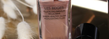 Новинка летней коллекции 2020 - хайлайтер Chanel Les Beiges Sheer Healthy Glow Highlighting Fluid #Sunkissed