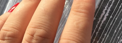 Лак Sally Hansen “Salon manicure”. Идеальный оттенок на все времена, добавит яркий акцент в ваш образ