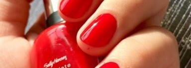 Лак Sally Hansen “Salon manicure”. Идеальный оттенок на все времена, добавит яркий акцент в ваш образ