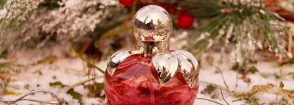 От 18 и до бесконечности. Стойкость и многогранность в красном яблоке Nina Ricci Nina