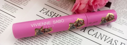 Новинка с йорками удалась. Тушь для ресниц Toutou Lashes от бренда Vivienne Sabo. Хорошо, что из трех вариантов, взяла именно ее