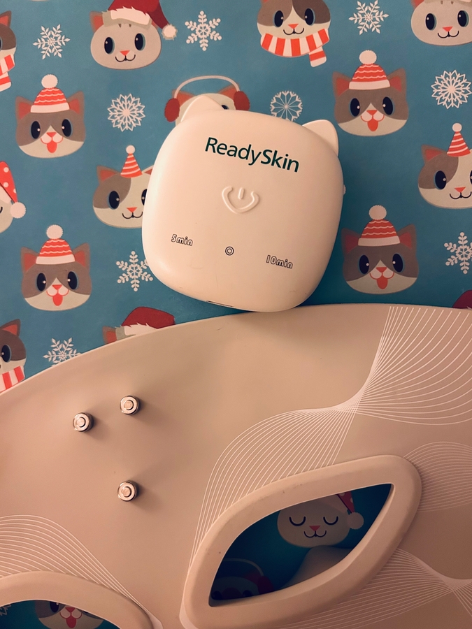 Пульт на магнитах.