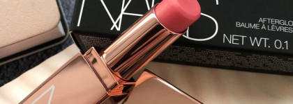 Блестящие мои. Битва бальзамов для губ от Nars, Huda Beauty и Estee Lauder