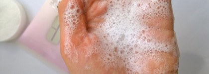 Команда мечты - Rinse-Off Foaming Cleanser от Clinique и Naturally Gentle Eye Makeup Remover