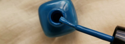 Оттенок яркого синего неба от Zoya Professional Lacquer Ling