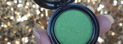 J.Cat Beauty Eyeshadow Flying solo - в поисках сочной зелени