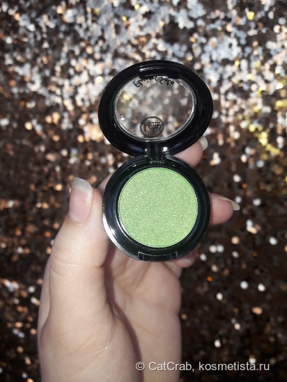 J.Cat Beauty Eyeshadow Flying solo - в поисках сочной зелени