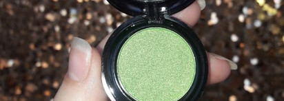 J.Cat Beauty Eyeshadow Flying solo - в поисках сочной зелени