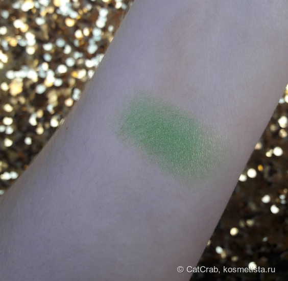 J.Cat Beauty Eyeshadow Flying solo - в поисках сочной зелени