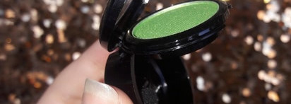 J.Cat Beauty Eyeshadow Flying solo - в поисках сочной зелени