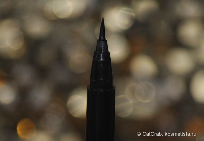 Не побоюсь этого слова - идеальный лайнер Clinique Pretty Easy Liquid Eyelining Pen #01 black