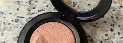 Extra Dimension Eye Shadow от MAC