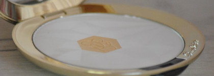 Сияющая нежность Parure Gold Setting Powder от Guerlain