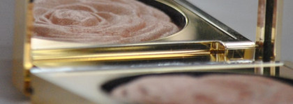 Золотой цветок моей коллекции - хайлайтер Lustre Highlighter от Revolution Pro в оттенке Pink Rose