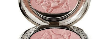 Румяна Philanthropy Cheek Color от Chantecaille в оттенке Bliss + Butterfly