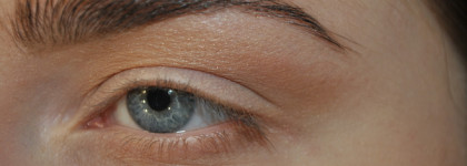 Блестящий макияж, который я никогда не выгуляю. Глиттер на глазах - сияем ярче новогодней ёлки