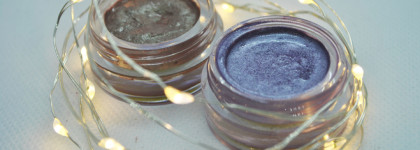 Что это было - я так и не поняла. Кремовые тени Тяnu4Ka от ArtMakeUp в оттенках №64 Лоллипоп и №190 Цукаты. "Разлепите мне веки"