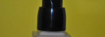 Тональный крем Silk Obsession Mattifying Foundation SPF10 от Elian Russia. Ещё одно неоднозначное средство от российского бренда