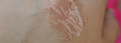 Блески для губ от Victoria's secret: Apple Tarte Flavored Lip Gloss и Unconditional Color Shine Lip Gloss