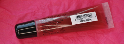 Блески для губ от Victoria's secret: Apple Tarte Flavored Lip Gloss и Unconditional Color Shine Lip Gloss