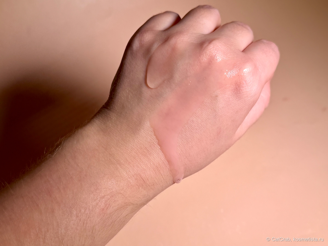 Для сравнения сверху гель с персиком, ниже - с вишней