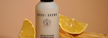 Сыворотка-база для лица с бодрящим ароматом Vitamin Enriched Smoothing Serum от Bobbi Brown. Сравнится ли со знаменитой Vitamin Enriched Face Base?