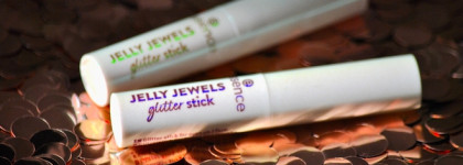 Блестяще во всех смыслах! Тени-желе Essence Jelly Jewels glitter stick в оттенках 01 Frosted Twinkle и 03 Golden Hour