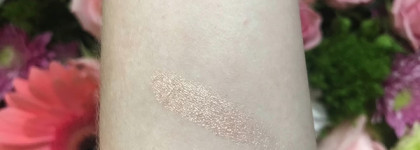 Дорогое сияние от Chanel Poudre Lumiere в оттенке 10 Ivory Gold