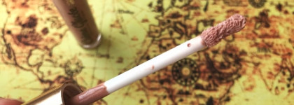 Бежево-розовый соблазн на губах от Vivienne sabo Creme Glacee Lip gloss в оттенке 61