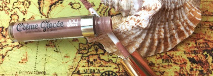 Бежево-розовый соблазн на губах от Vivienne sabo Creme Glacee Lip gloss в оттенке 61