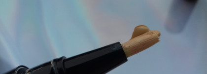 Корректирующий карандаш с эффектом мерцания от Inglot Under Eye Corrective Illuminator - бесполезная покупка или палочка-выручалочка?