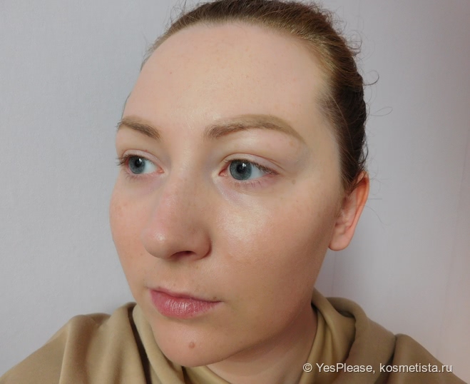 Тональные основы Revlon Colorstay Makeup 24hrs Wear Normal/Dry в оттенках 200 и 220