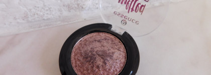 Essence Melted Chrome Eyeshadow