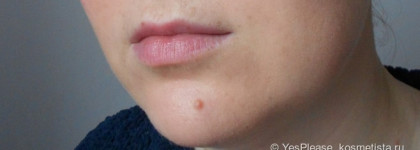 Почти близнецы. Блеск для губ Lilo в оттенке 310 - Изабель и Clinique Pop Splash Lip Gloss+Hydration в оттенке 17 - Spritz Pop