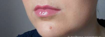 Почти близнецы. Блеск для губ Lilo в оттенке 310 - Изабель и Clinique Pop Splash Lip Gloss+Hydration в оттенке 17 - Spritz Pop