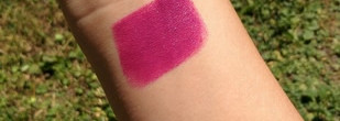Комфортные красавицы в деле! Матовая Hot plum и суперпигментированная Blushing beauty