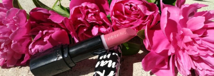 Комфортные красавицы в деле! Матовая Hot plum и суперпигментированная Blushing beauty
