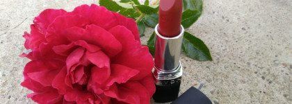 В копилку осенних помад. Матовая Avon True Color Perfectly Matte Lipstick Red Supreme