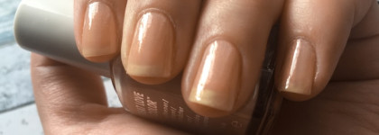 Лак для ногтей Essie "Threat&Love", оттенок №2. Сильнейшее сочетание прочности и цвета в одном флаконе