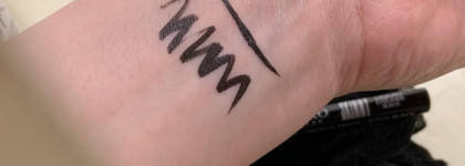 Подводка-фломастер для глаз Eyeko Skinny Liquid Eyeliner - я согласилась потолще, а она научилась потоньше